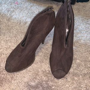 USED women’s brown open toe heels size 9